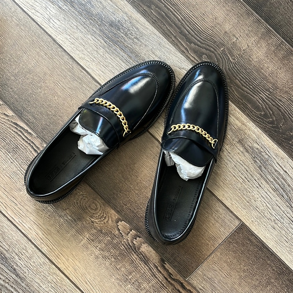Faux Leather Black Loafers w Gold Chain Embellishment NWT Women’s Size 10